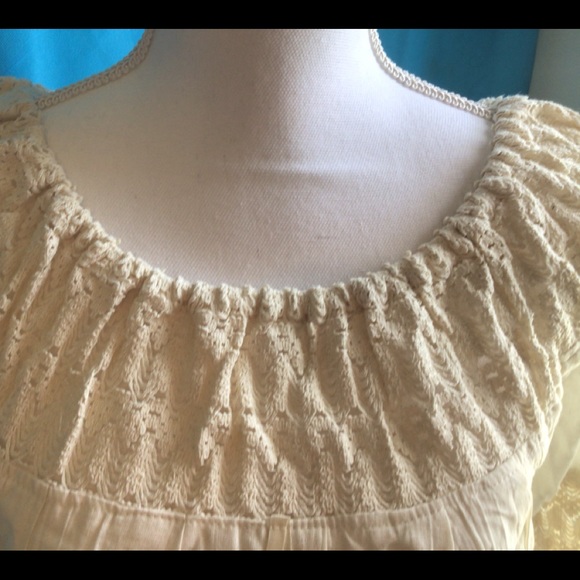 Mexican Bone color Lace Blouse Handmade in Mexico - Picture 2 of 6